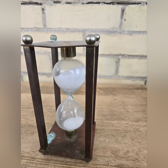 Vintage Hour Glass - Picture 6 of 9